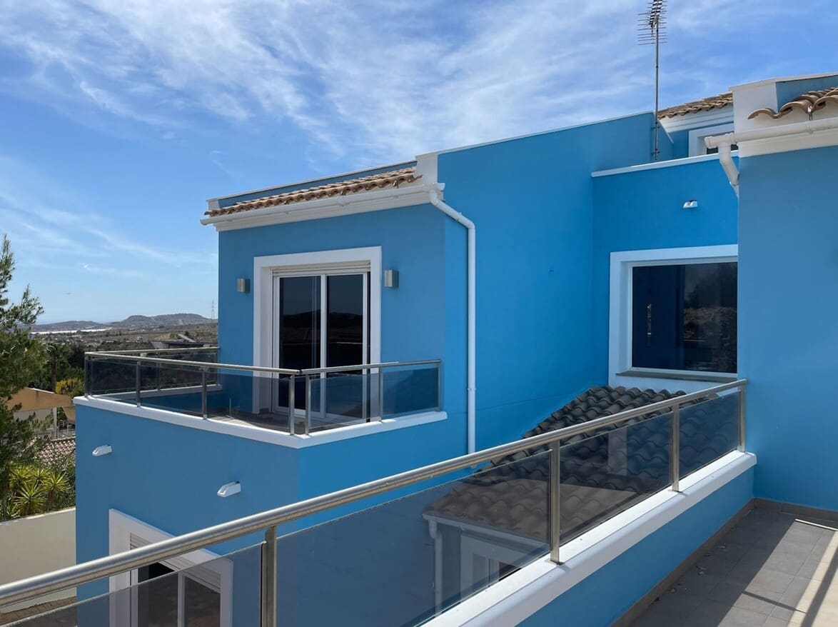 6 bedroom Villa for sale in Monforte del Cid with pool garage - € 750,000 (Ref: 10172600)