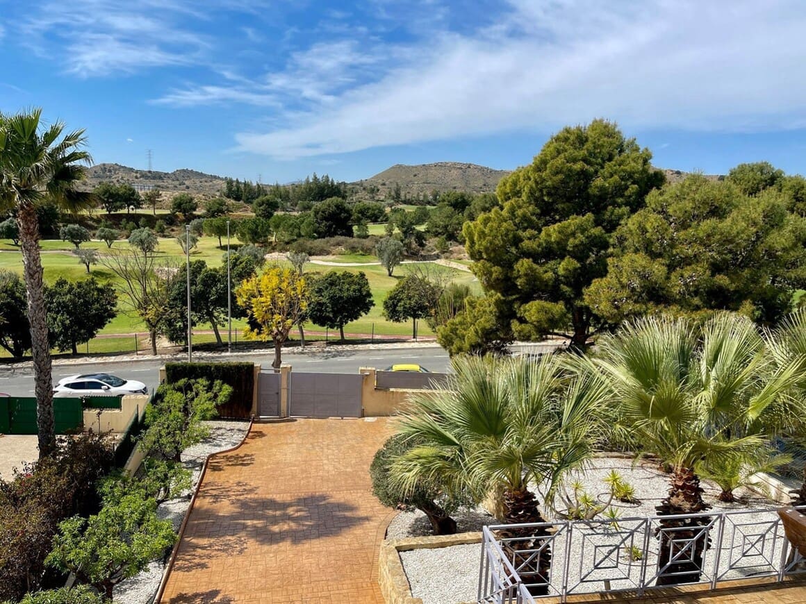 6 bedroom Villa for sale in Monforte del Cid with pool garage - € 750,000 (Ref: 10172600)