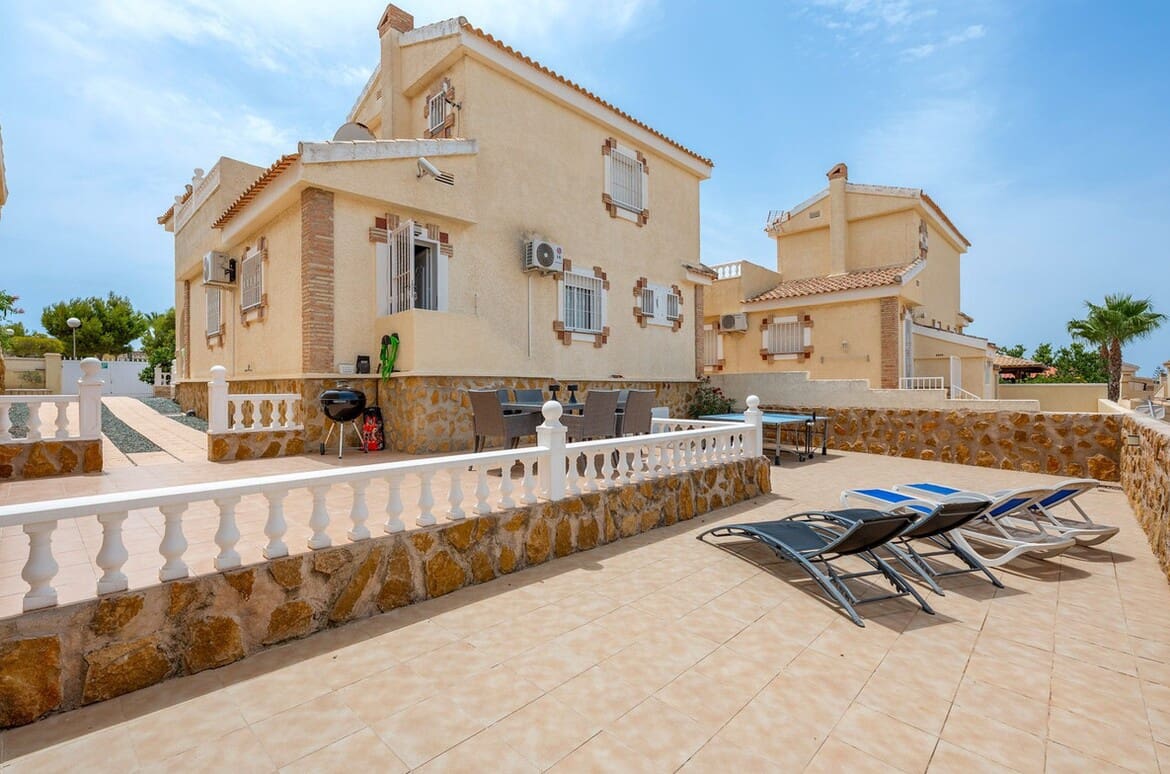 3 sypialnia Willa na sprzedaż w Santa Pola z basenem garażem - 479 000 € (Ref: 10172602)