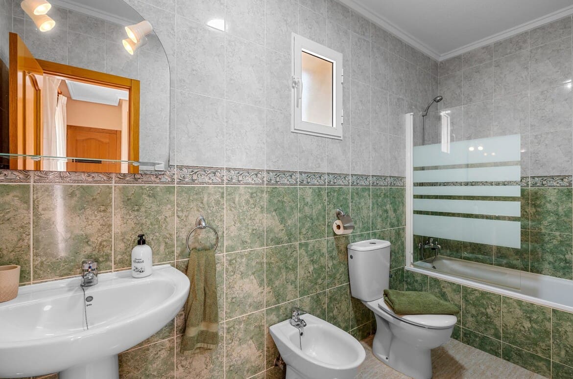 3 sypialnia Willa na sprzedaż w Santa Pola z basenem garażem - 479 000 € (Ref: 10172602)
