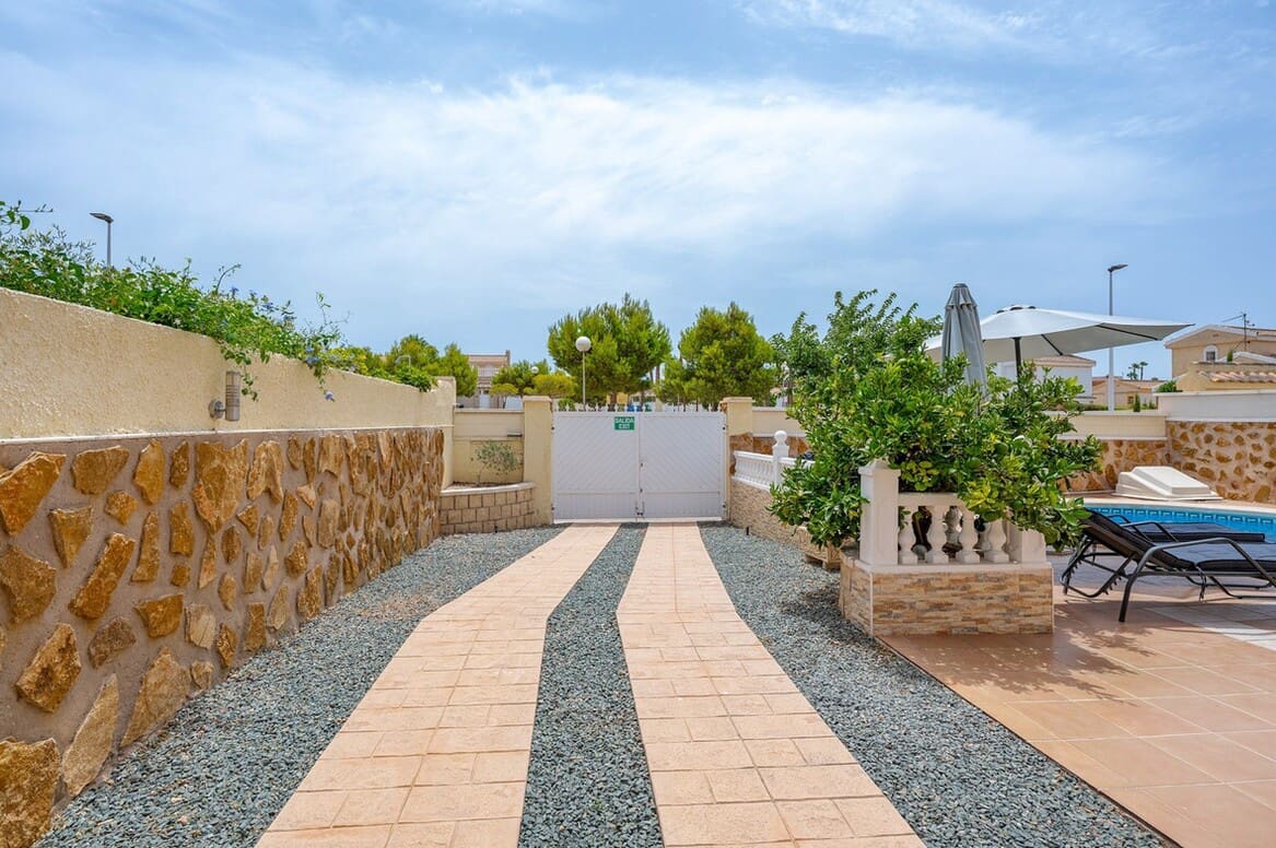 3 sypialnia Willa na sprzedaż w Santa Pola z basenem garażem - 479 000 € (Ref: 10172602)