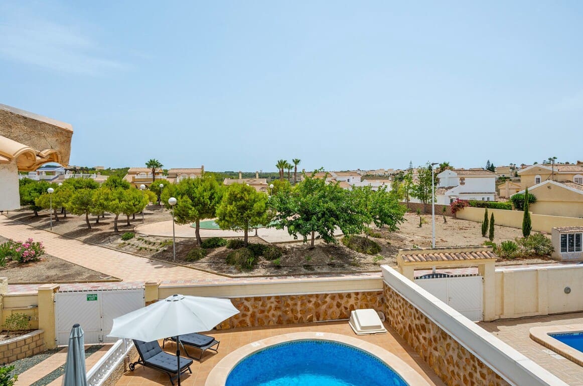 3 sypialnia Willa na sprzedaż w Santa Pola z basenem garażem - 479 000 € (Ref: 10172602)