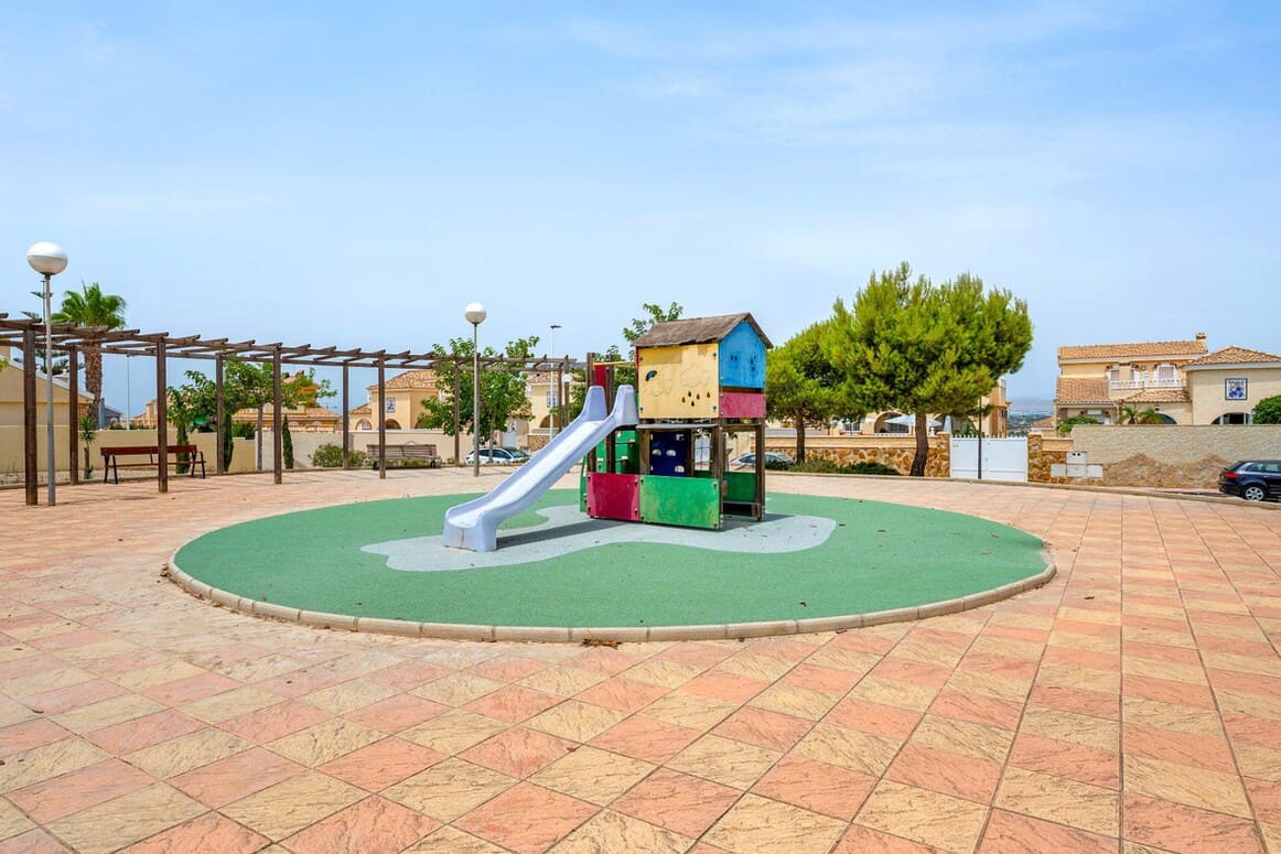 3 sypialnia Willa na sprzedaż w Santa Pola z basenem garażem - 479 000 € (Ref: 10172602)