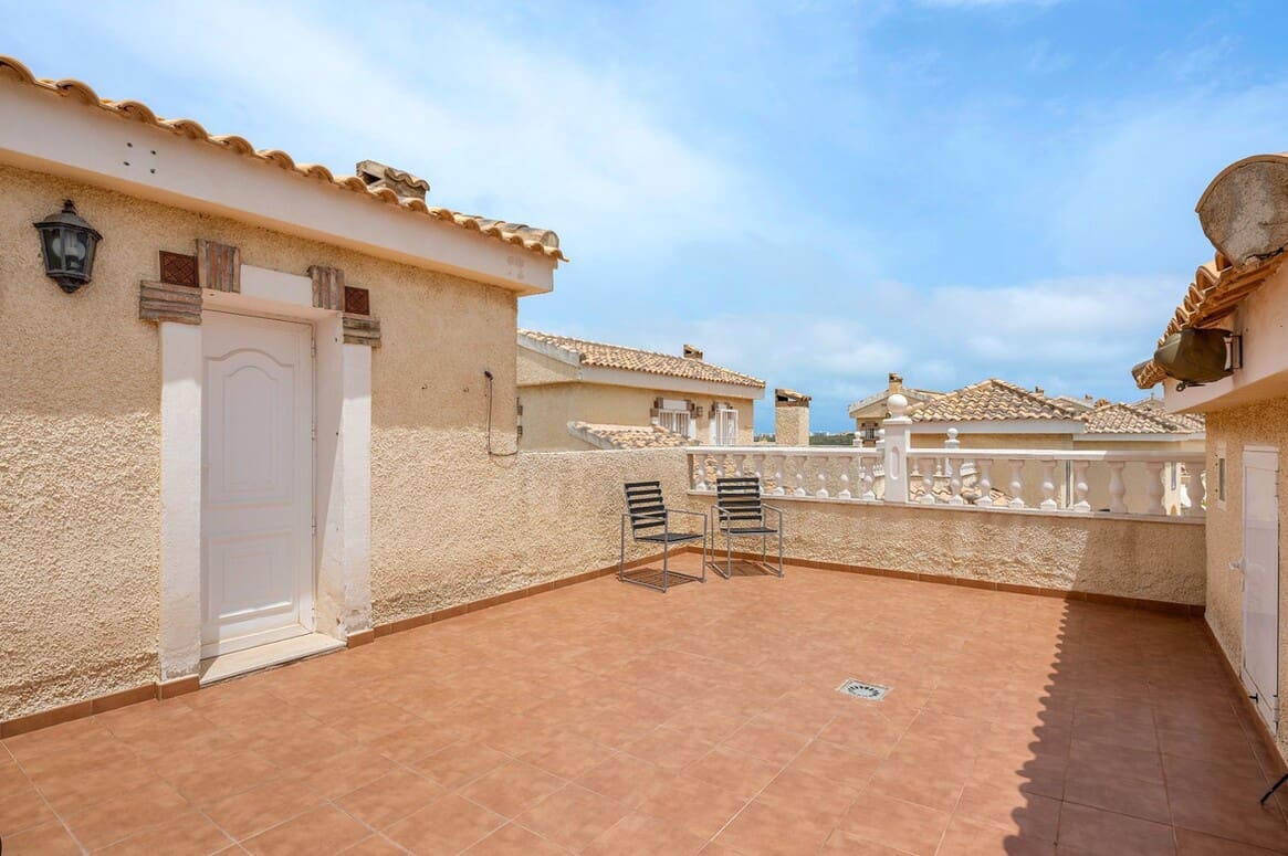 3 sypialnia Willa na sprzedaż w Santa Pola z basenem garażem - 479 000 € (Ref: 10172602)