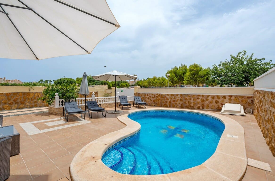 3 sypialnia Willa na sprzedaż w Santa Pola z basenem garażem - 479 000 € (Ref: 10172602)