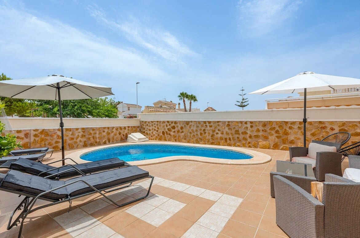 3 sypialnia Willa na sprzedaż w Santa Pola z basenem garażem - 479 000 € (Ref: 10172602)