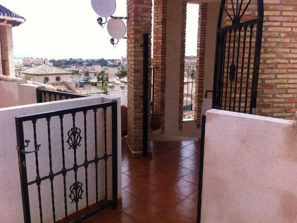 2 soverom Leilighet til salgs i Cabo Roig med svømmebasseng - € 165 000 (Ref: 10172604)