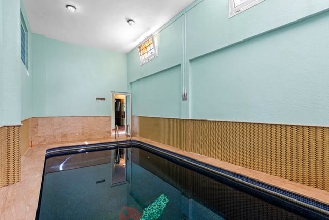 6 sypialnia Willa na sprzedaż w Playa Flamenca, Orihuela z basenem garażem - 2 095 000 € (Ref: 10172605)