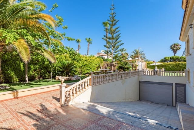 6 sypialnia Willa na sprzedaż w Playa Flamenca, Orihuela z basenem garażem - 2 095 000 € (Ref: 10172605)