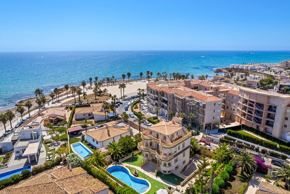 6 sypialnia Willa na sprzedaż w Playa Flamenca z basenem garażem - 2 095 000 € (Ref: 10172605)