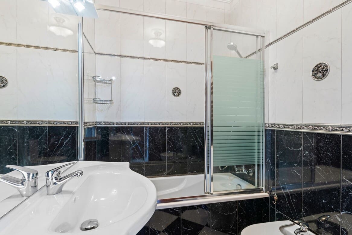 6 sypialnia Willa na sprzedaż w Playa Flamenca z basenem garażem - 2 095 000 € (Ref: 10172605)