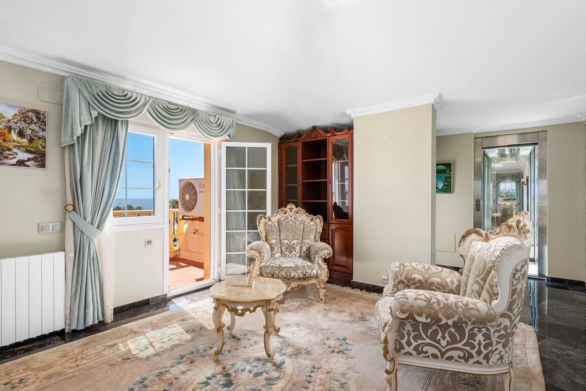 6 sypialnia Willa na sprzedaż w Playa Flamenca z basenem garażem - 2 095 000 € (Ref: 10172605)