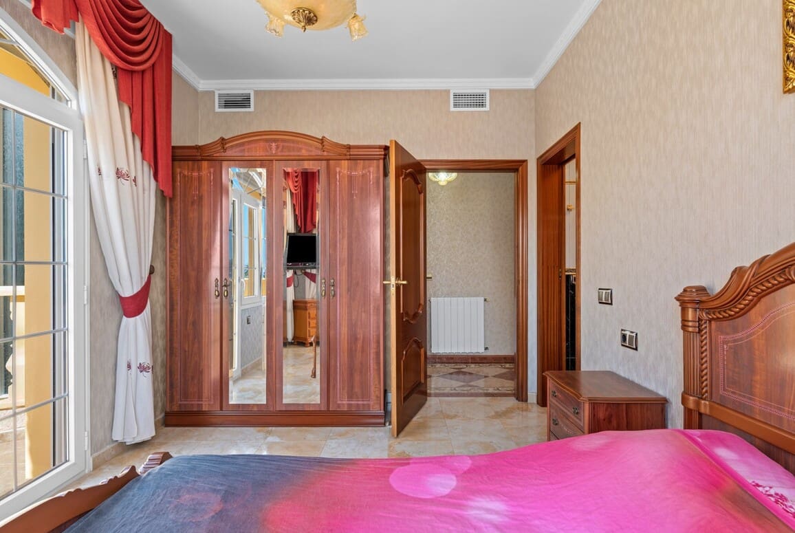 6 sypialnia Willa na sprzedaż w Playa Flamenca z basenem garażem - 2 095 000 € (Ref: 10172605)