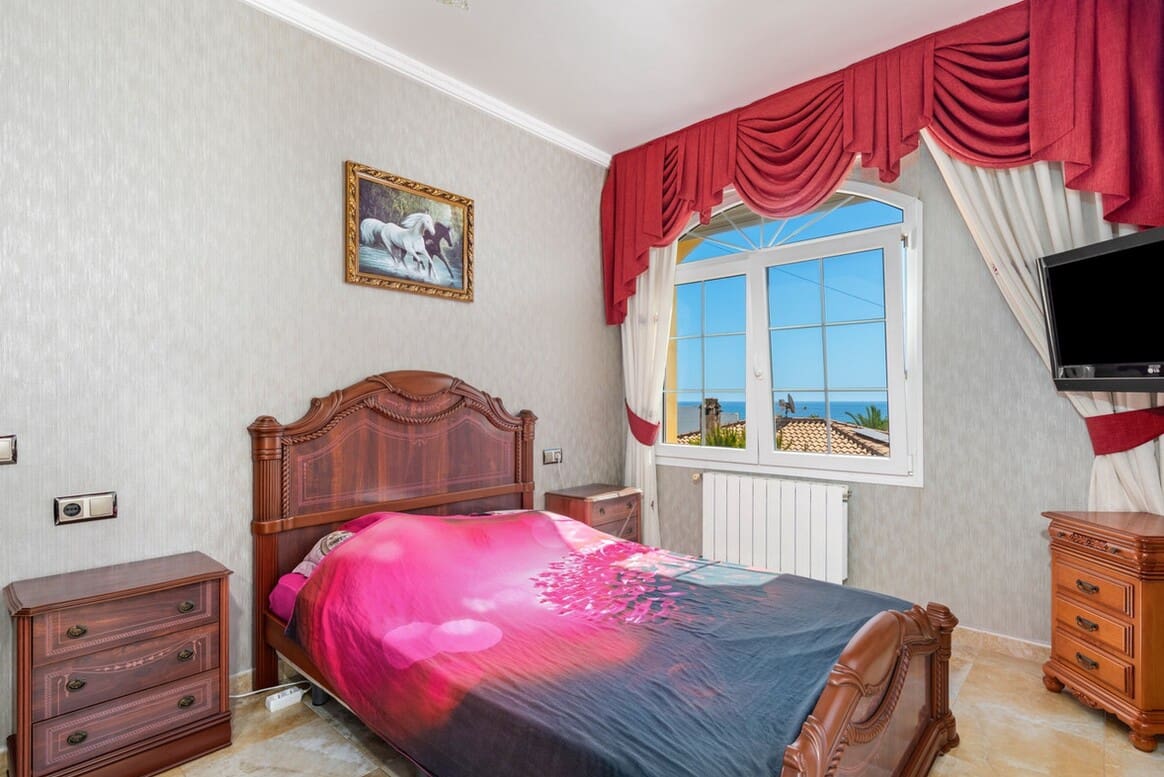 6 sypialnia Willa na sprzedaż w Playa Flamenca z basenem garażem - 2 095 000 € (Ref: 10172605)