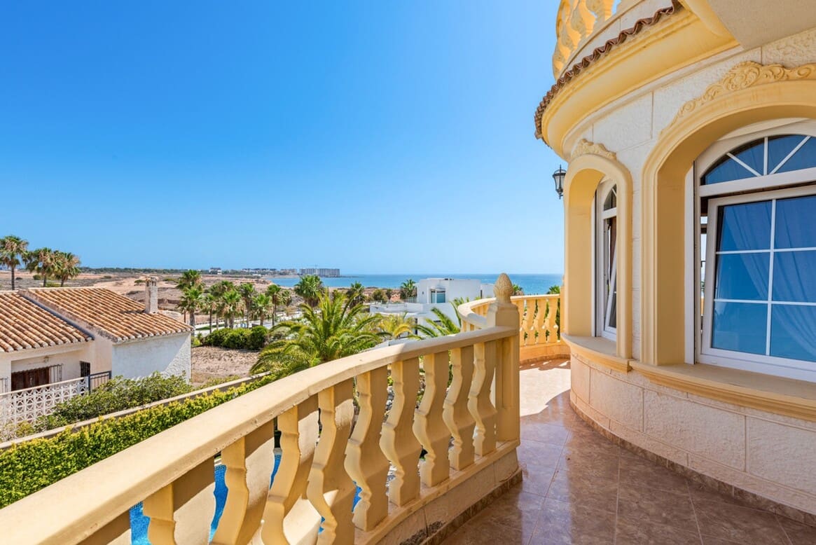 6 sypialnia Willa na sprzedaż w Playa Flamenca z basenem garażem - 2 095 000 € (Ref: 10172605)