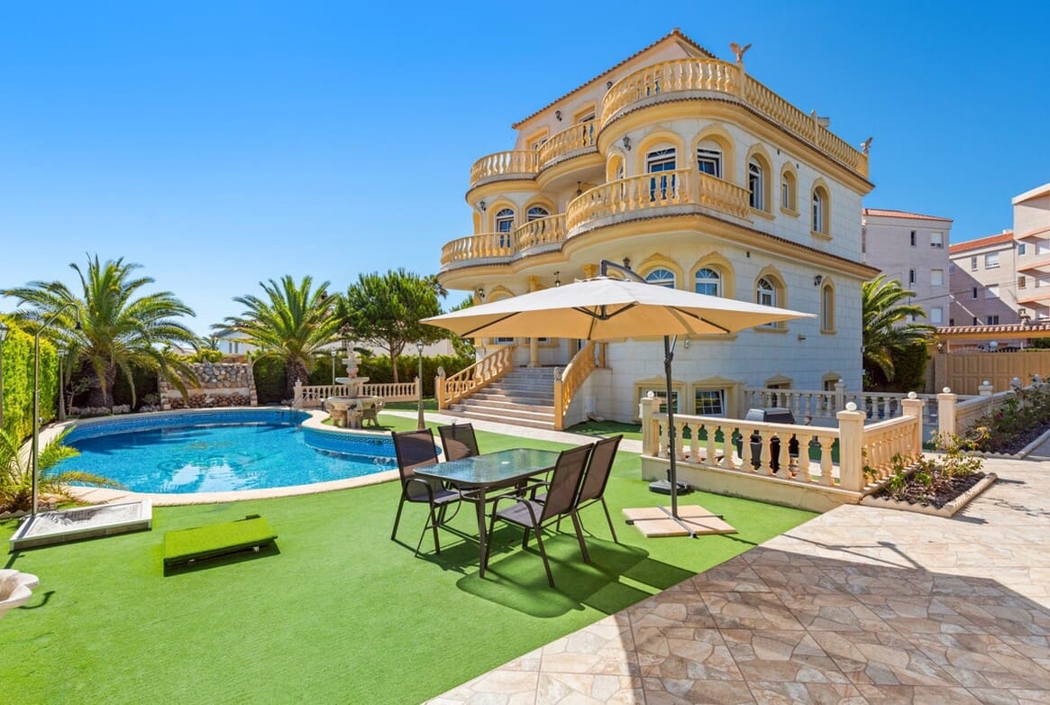 6 sypialnia Willa na sprzedaż w Playa Flamenca z basenem garażem - 2 095 000 € (Ref: 10172605)