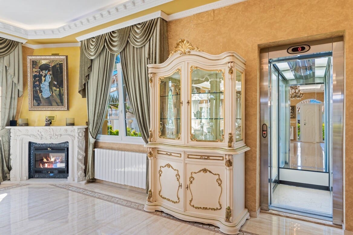 6 sypialnia Willa na sprzedaż w Playa Flamenca z basenem garażem - 2 095 000 € (Ref: 10172605)