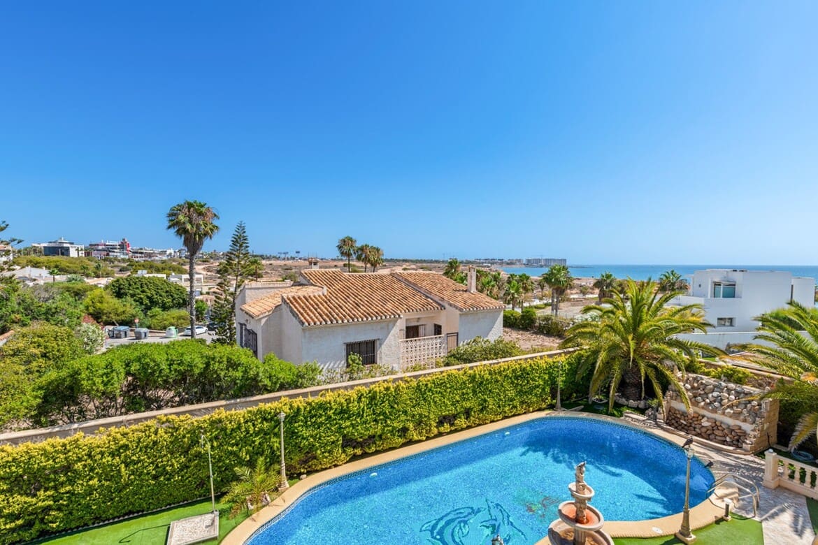6 sypialnia Willa na sprzedaż w Playa Flamenca z basenem garażem - 2 095 000 € (Ref: 10172605)