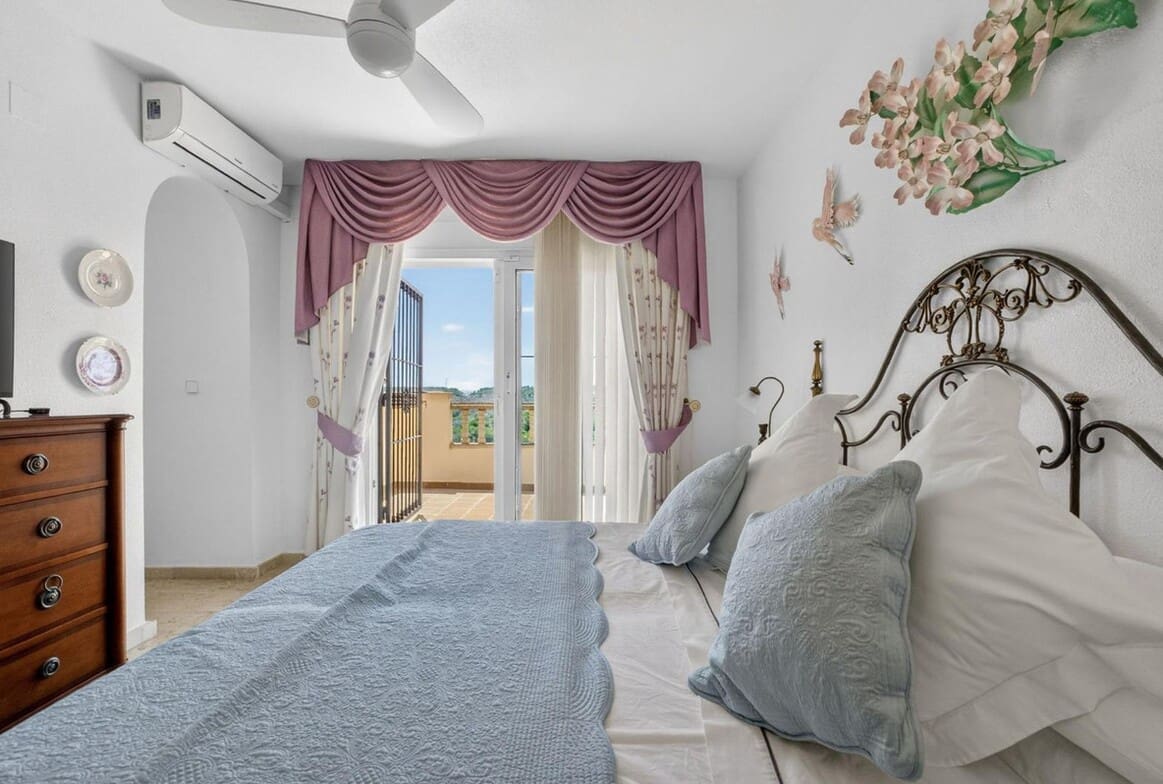 5 soveværelse Villa til salg i Orihuela Costa med swimmingpool garage - € 635.000 (Ref: 10172611)