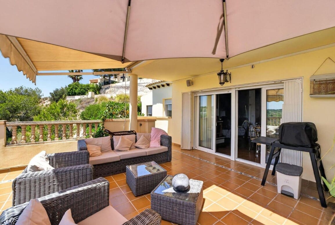 5 soveværelse Villa til salg i Orihuela Costa med swimmingpool garage - € 635.000 (Ref: 10172611)