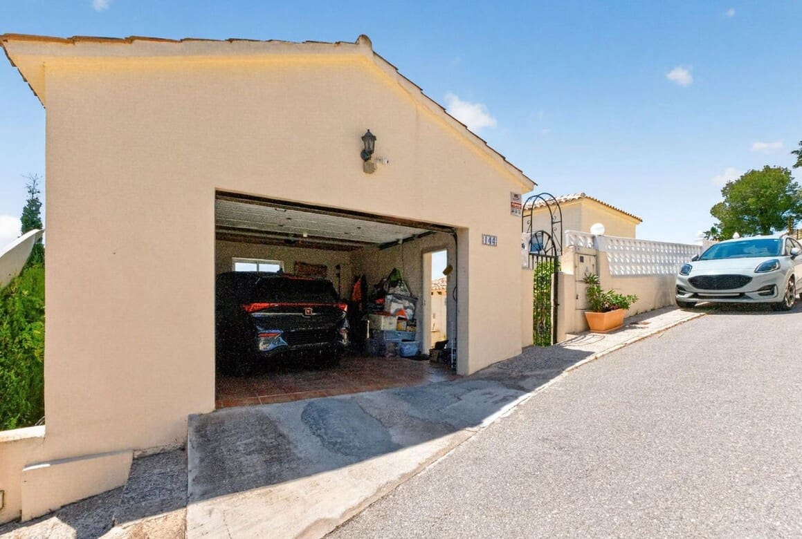 5 soveværelse Villa til salg i Orihuela Costa med swimmingpool garage - € 635.000 (Ref: 10172611)