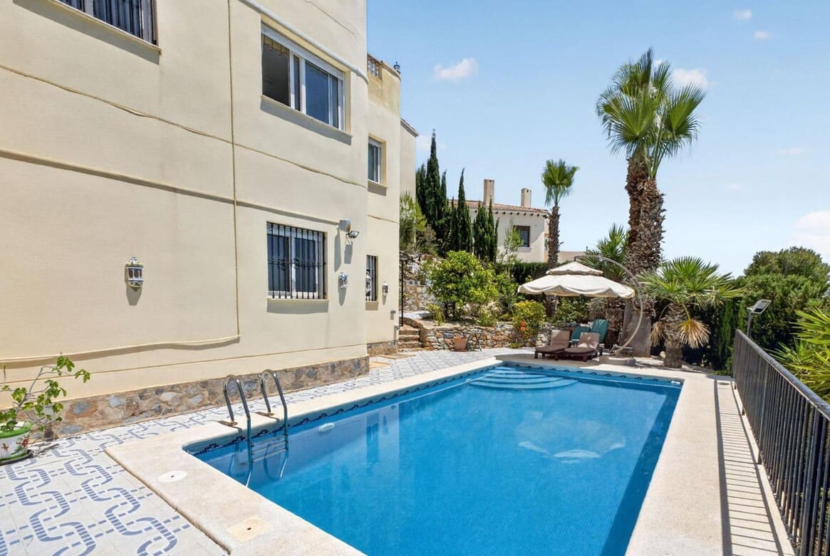 5 soveværelse Villa til salg i Orihuela Costa med swimmingpool garage - € 635.000 (Ref: 10172611)