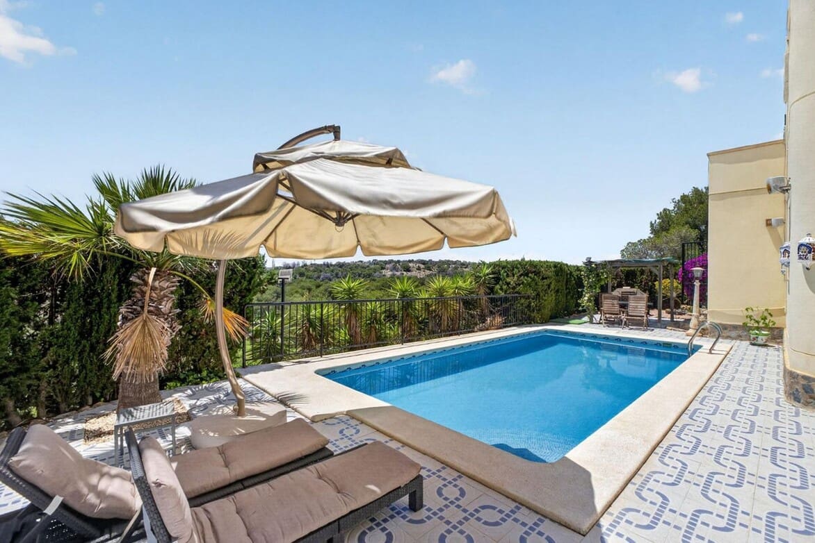 5 soveværelse Villa til salg i Orihuela Costa med swimmingpool garage - € 635.000 (Ref: 10172611)