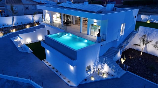 5 soverom Villa til salgs i San Fulgencio med svømmebasseng garasje - € 1 350 000 (Ref: 10172613)