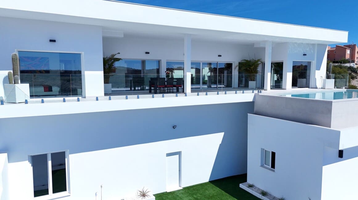 5 slaapkamer Villa te koop in San Fulgencio met zwembad garage - € 1.350.000 (Ref: 10172613)