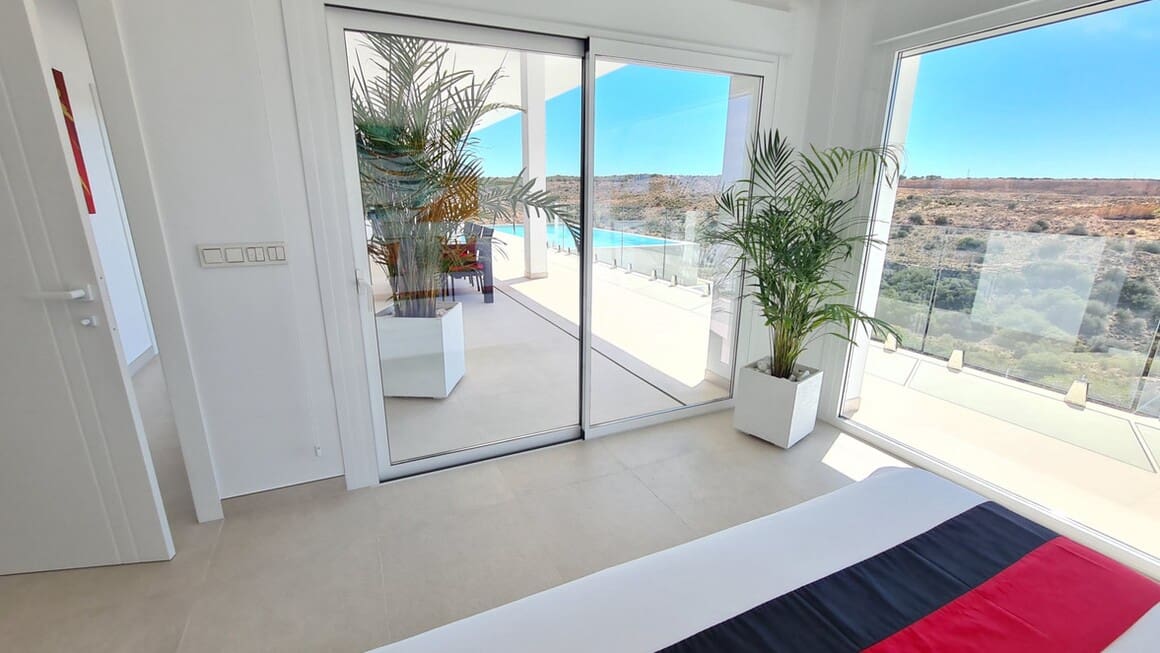 5 slaapkamer Villa te koop in San Fulgencio met zwembad garage - € 1.350.000 (Ref: 10172613)