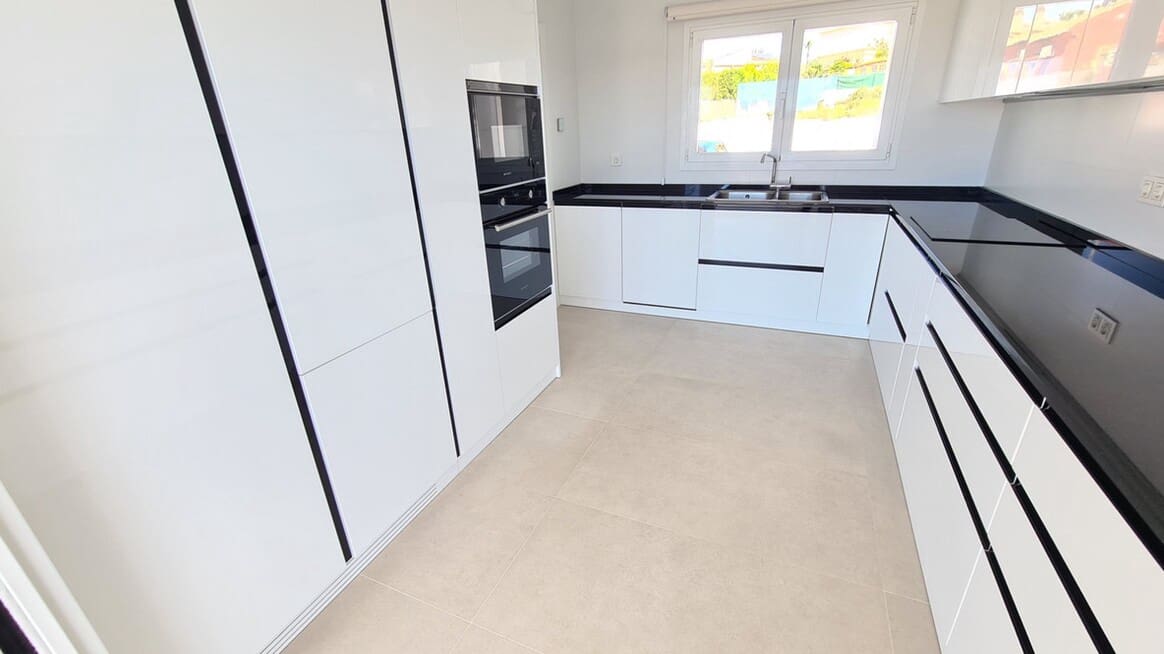 5 slaapkamer Villa te koop in San Fulgencio met zwembad garage - € 1.350.000 (Ref: 10172613)