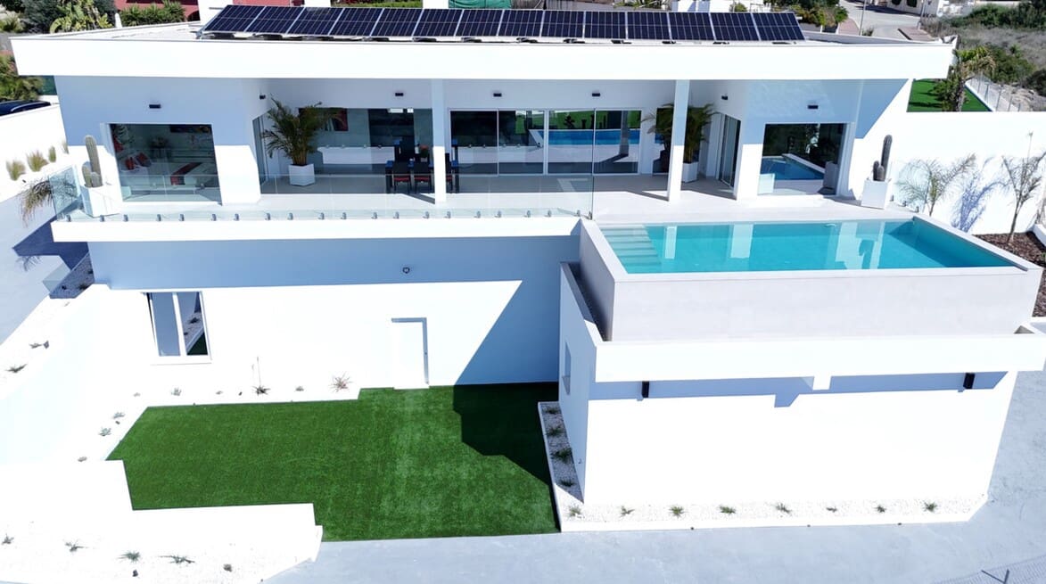 5 slaapkamer Villa te koop in San Fulgencio met zwembad garage - € 1.350.000 (Ref: 10172613)