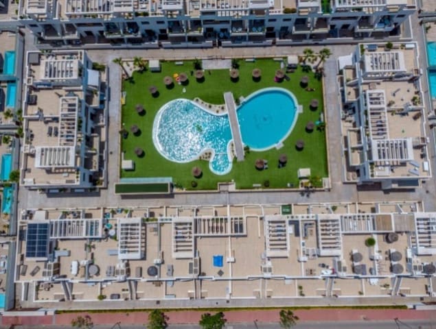 Chalet de 4 habitaciones en Los Balcones en venta con piscina - 515.000 € (Ref: 10172614)