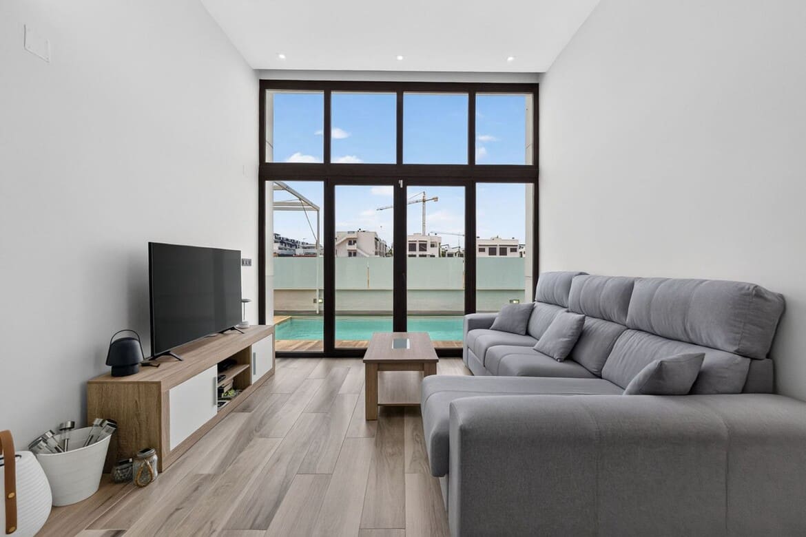 Chalet de 4 habitaciones en Los Balcones en venta con piscina - 515.000 € (Ref: 10172614)