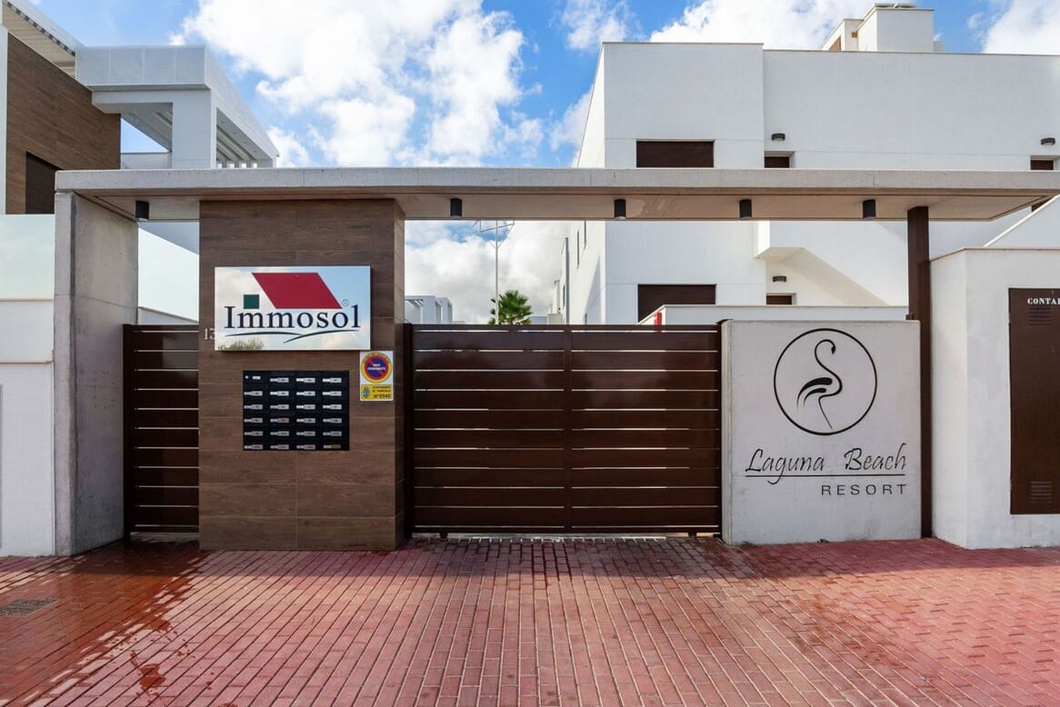 Chalet de 4 habitaciones en Los Balcones en venta con piscina - 515.000 € (Ref: 10172614)