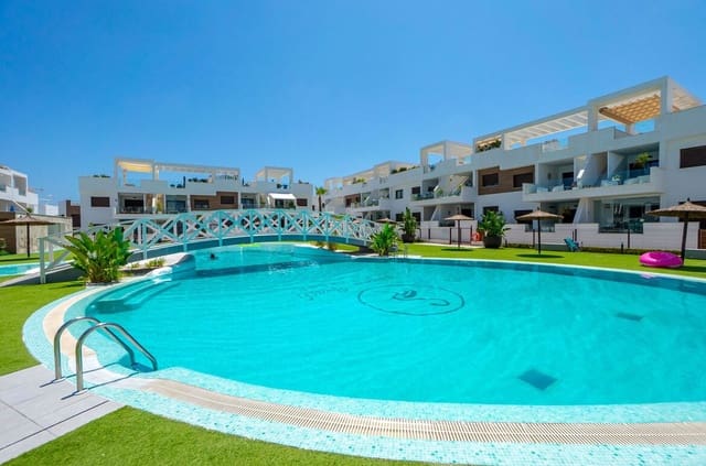 Chalet de 4 habitaciones en Los Balcones en venta con piscina - 515.000 € (Ref: 10172614)