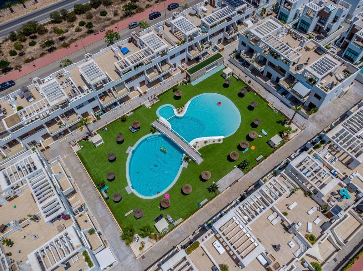 Chalet de 4 habitaciones en Los Balcones en venta con piscina - 515.000 € (Ref: 10172614)