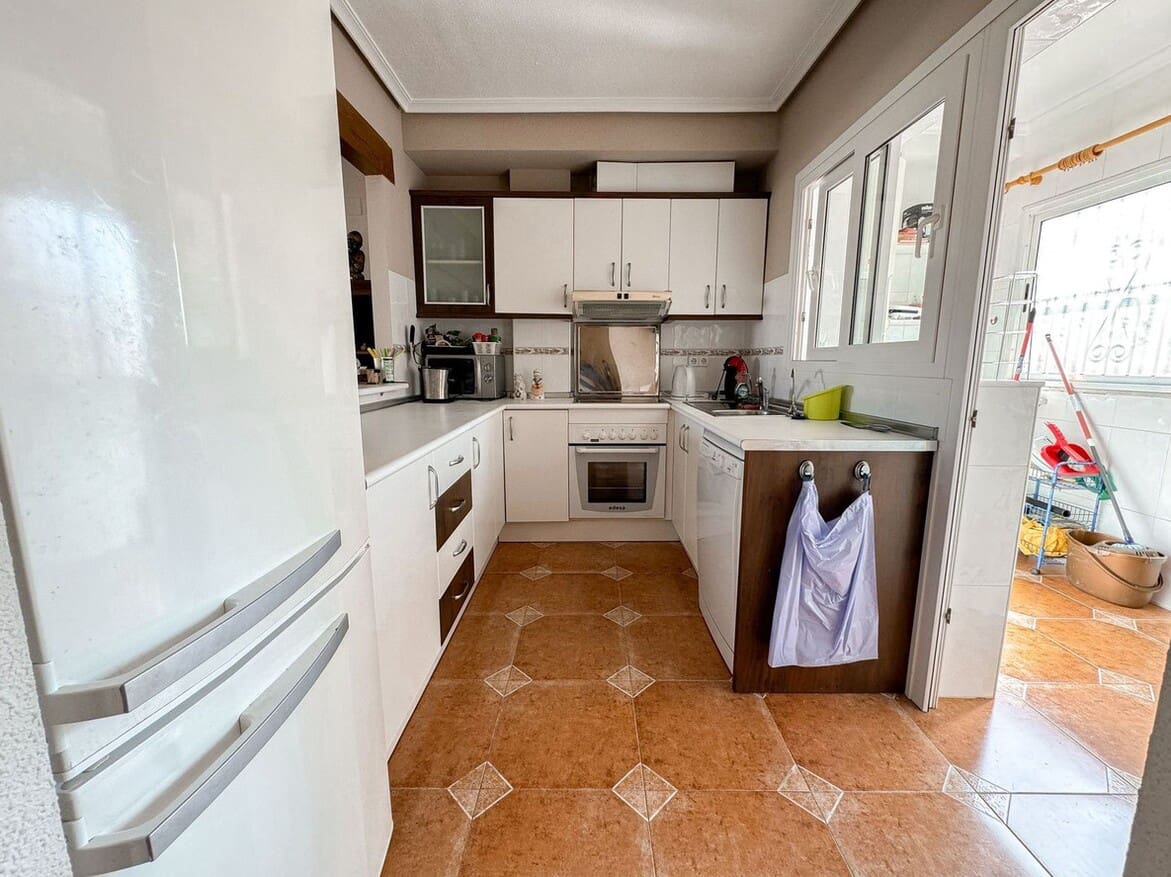 4 sypialnia Apartament na sprzedaż w Playa Flamenca z basenem - 240 000 € (Ref: 10172615)