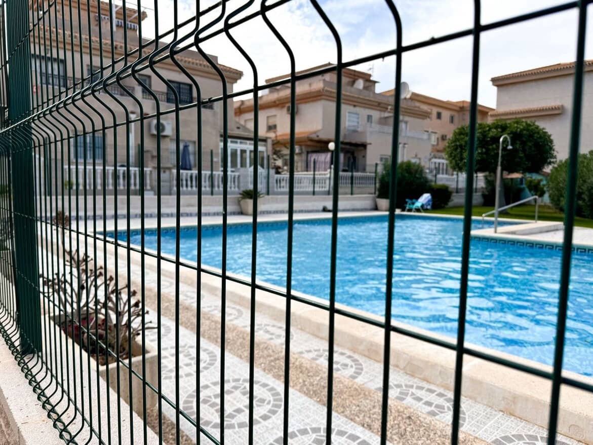 4 sypialnia Apartament na sprzedaż w Playa Flamenca z basenem - 240 000 € (Ref: 10172615)