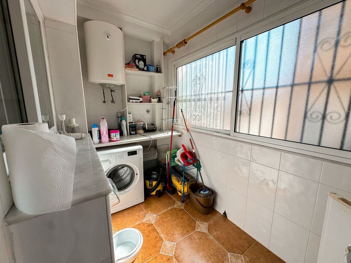 4 sypialnia Apartament na sprzedaż w Playa Flamenca z basenem - 240 000 € (Ref: 10172615)