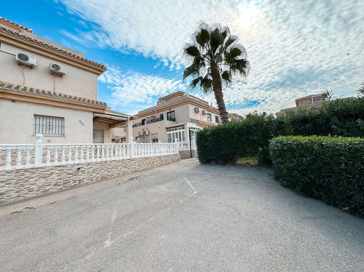 4 sypialnia Apartament na sprzedaż w Playa Flamenca z basenem - 240 000 € (Ref: 10172615)
