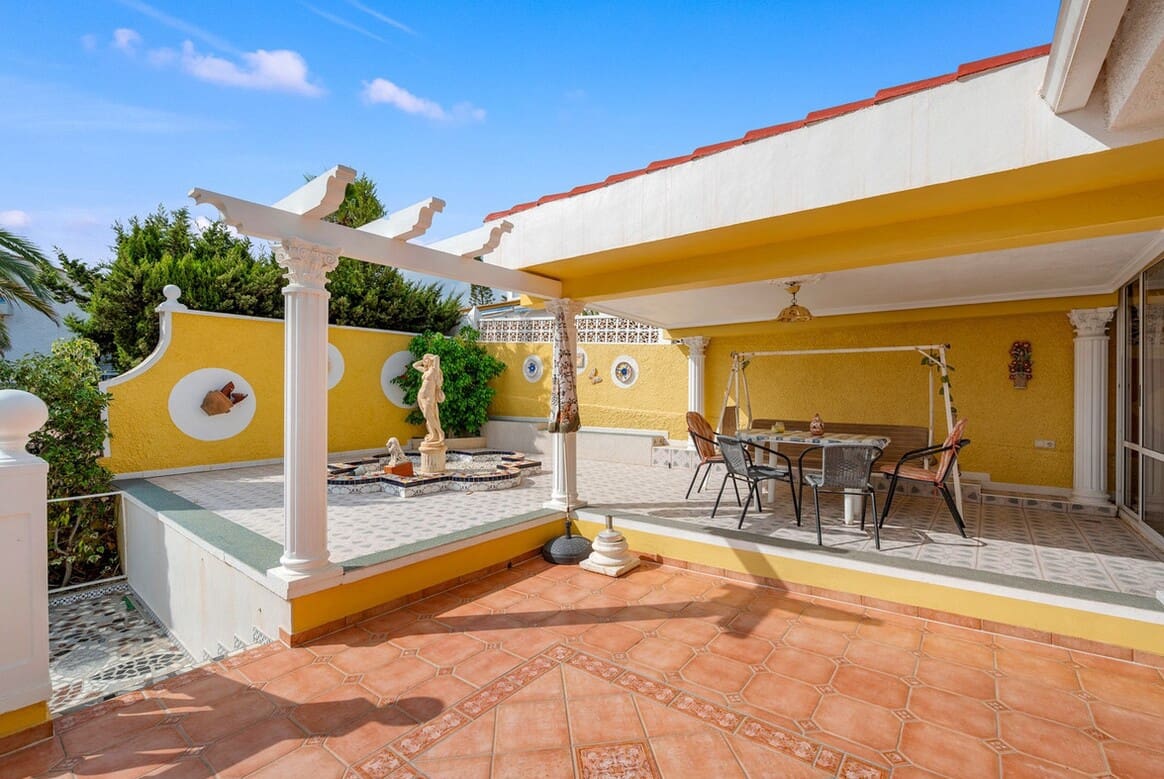 2 slaapkamer Villa te koop in Rojales met zwembad garage - € 385.000 (Ref: 10172618)