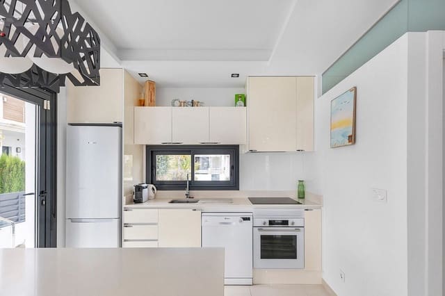 Chalet de 4 habitaciones en Ciudad Quesada, Rojales en venta con piscina garaje - 425.000 € (Ref: 10172619)