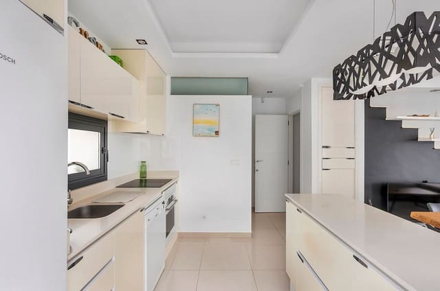 Chalet de 4 habitaciones en Ciudad Quesada, Rojales en venta con piscina garaje - 425.000 € (Ref: 10172619)