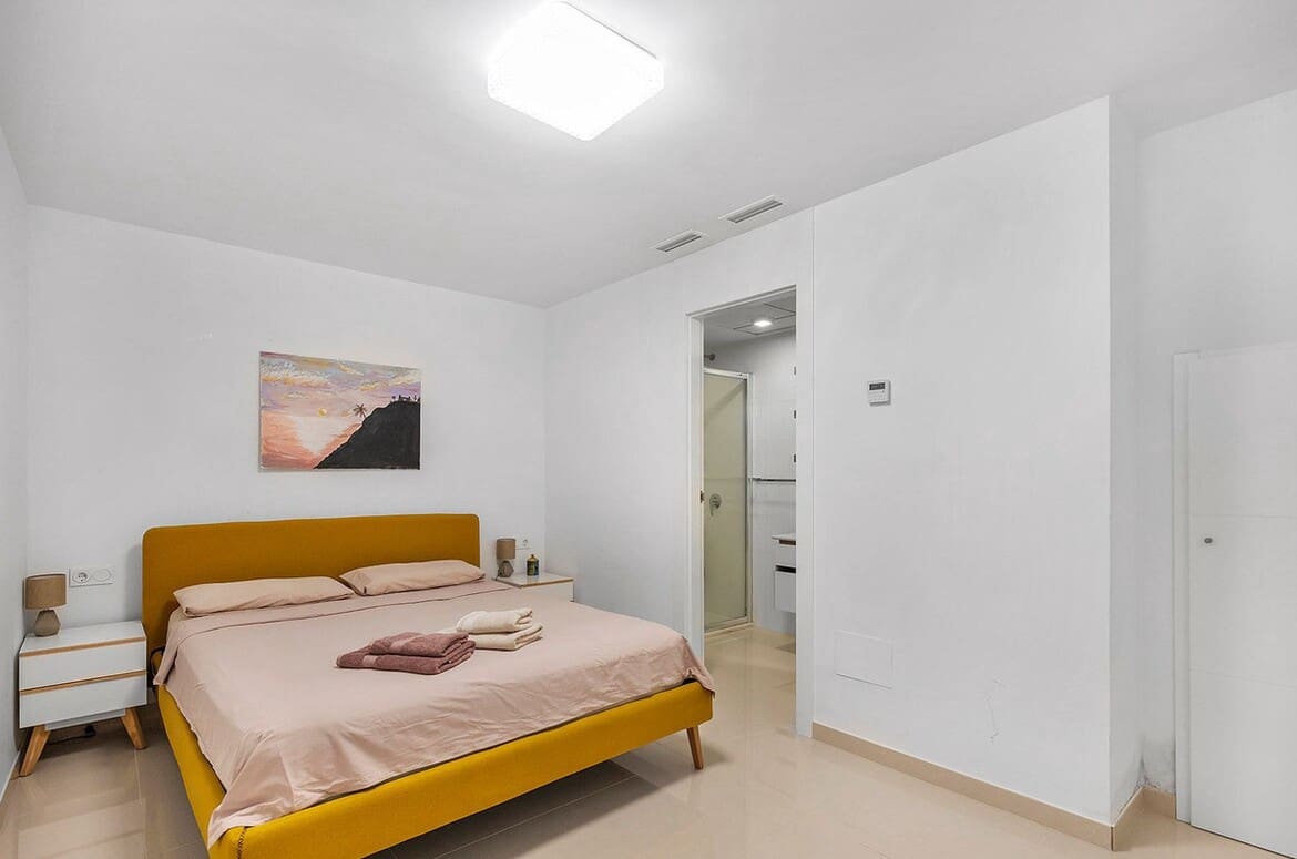 Chalet de 4 habitaciones en Rojales en venta con piscina garaje - 425.000 € (Ref: 10172619)