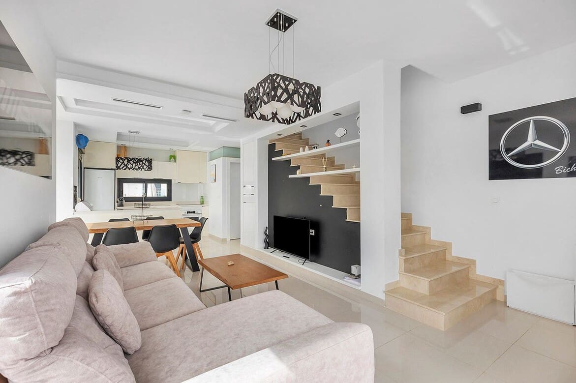 Chalet de 4 habitaciones en Rojales en venta con piscina garaje - 425.000 € (Ref: 10172619)