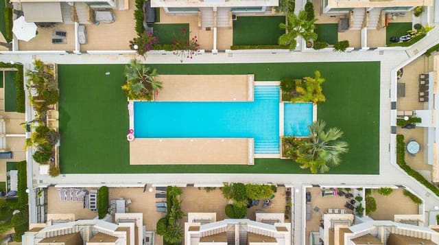 Chalet de 4 habitaciones en Ciudad Quesada, Rojales en venta con piscina garaje - 425.000 € (Ref: 10172619)