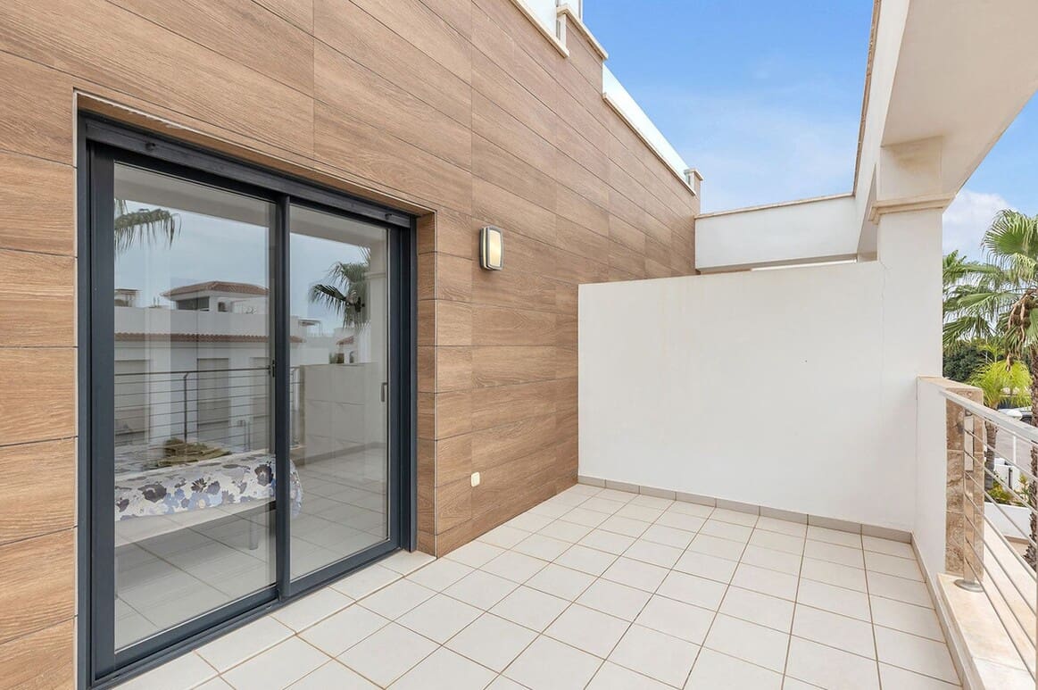 Chalet de 4 habitaciones en Rojales en venta con piscina garaje - 425.000 € (Ref: 10172619)