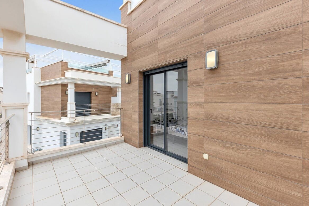 Chalet de 4 habitaciones en Rojales en venta con piscina garaje - 425.000 € (Ref: 10172619)