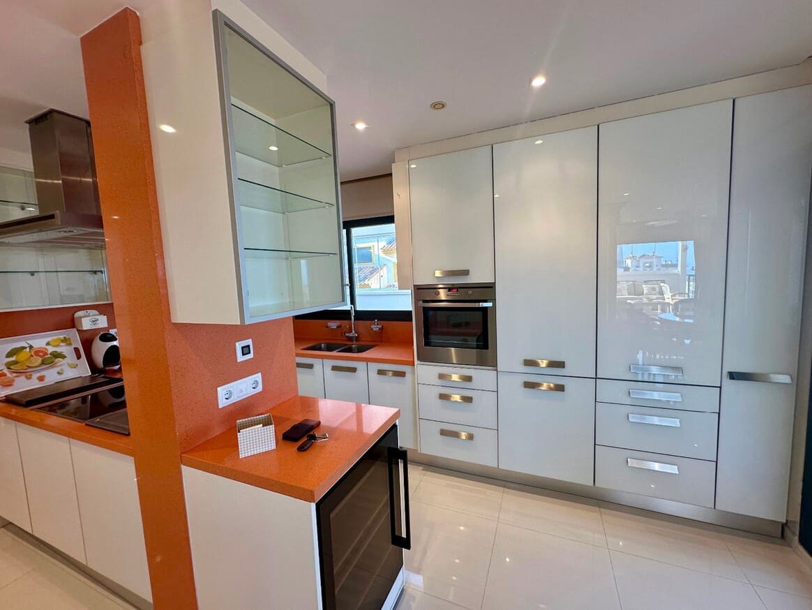 2 soveværelse Lejlighed til salg i Guardamar del Segura med swimmingpool garage - € 419.000 (Ref: 10172621)